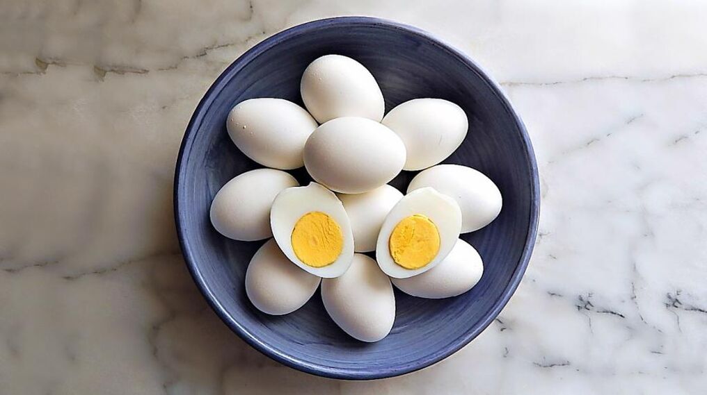 닭고기 달걀은 화학 식단 다이어트에 필요한 제품입니다. 