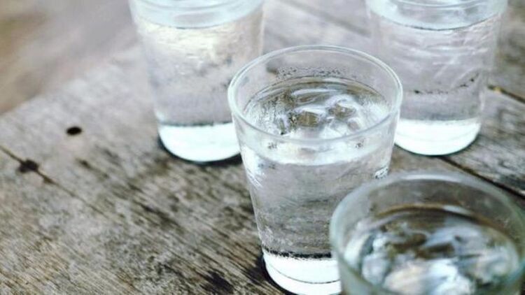 체중 감량을 위해 이뇨제를 사용할 때는 물을 많이 마셔야 합니다. 